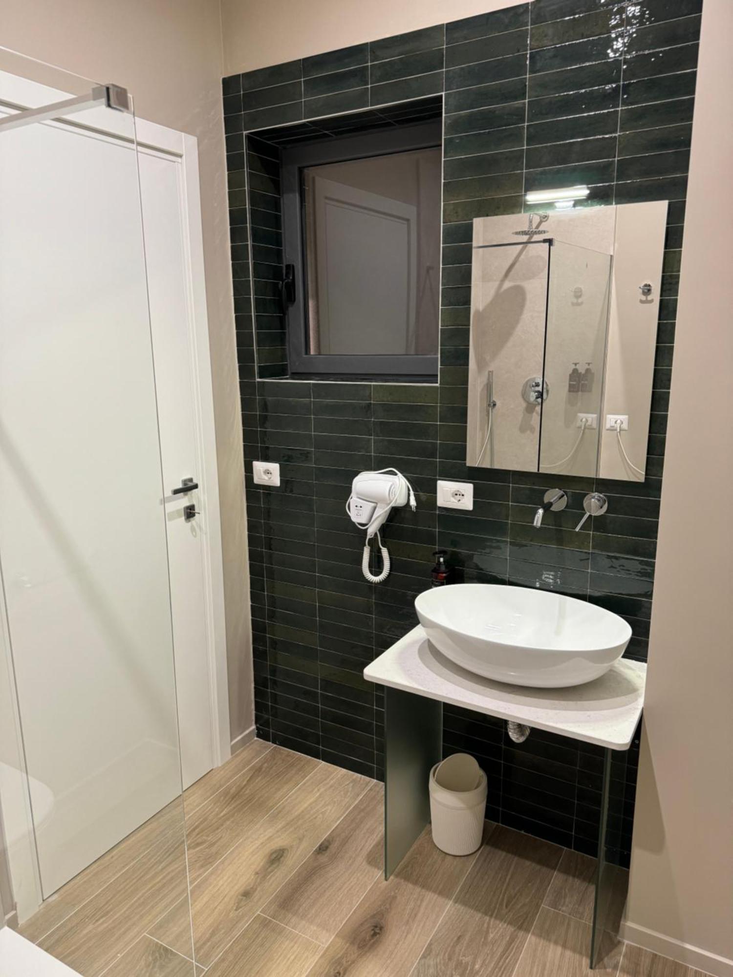 Dimora Fralu Hotel Bari Bagian luar foto