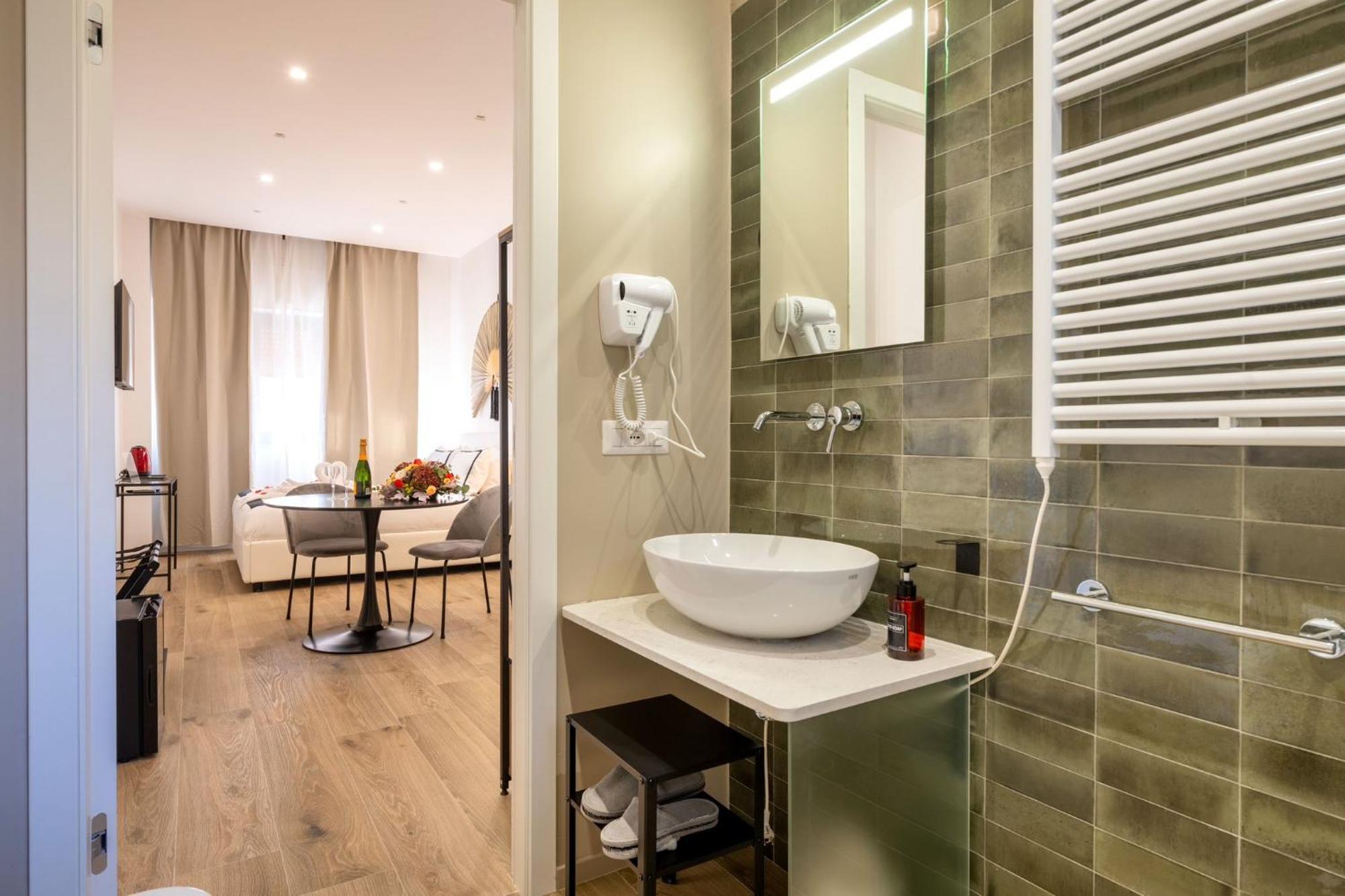Dimora Fralu Hotel Bari Bagian luar foto