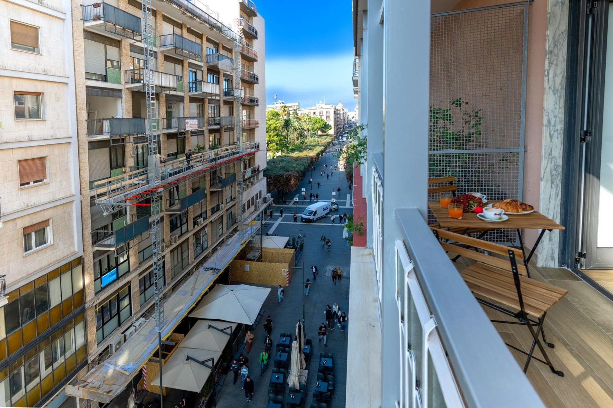 Dimora Fralu Hotel Bari Bagian luar foto