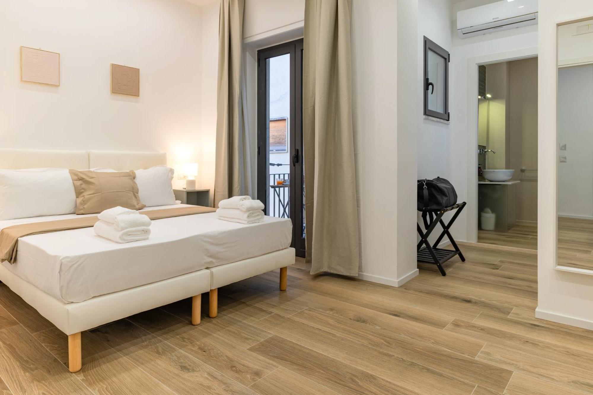 Dimora Fralu Hotel Bari Bagian luar foto