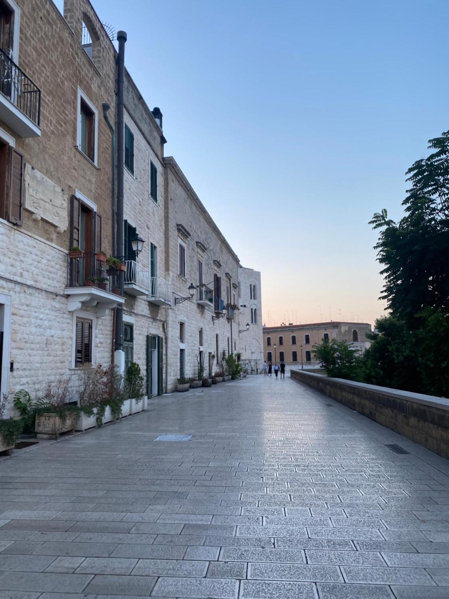 Dimora Fralu Hotel Bari Bagian luar foto