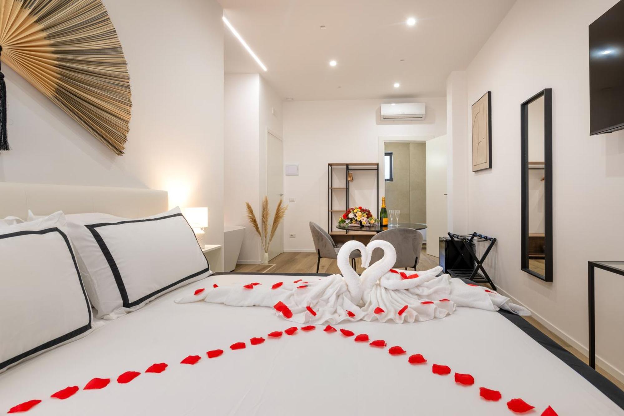 Dimora Fralu Hotel Bari Bagian luar foto