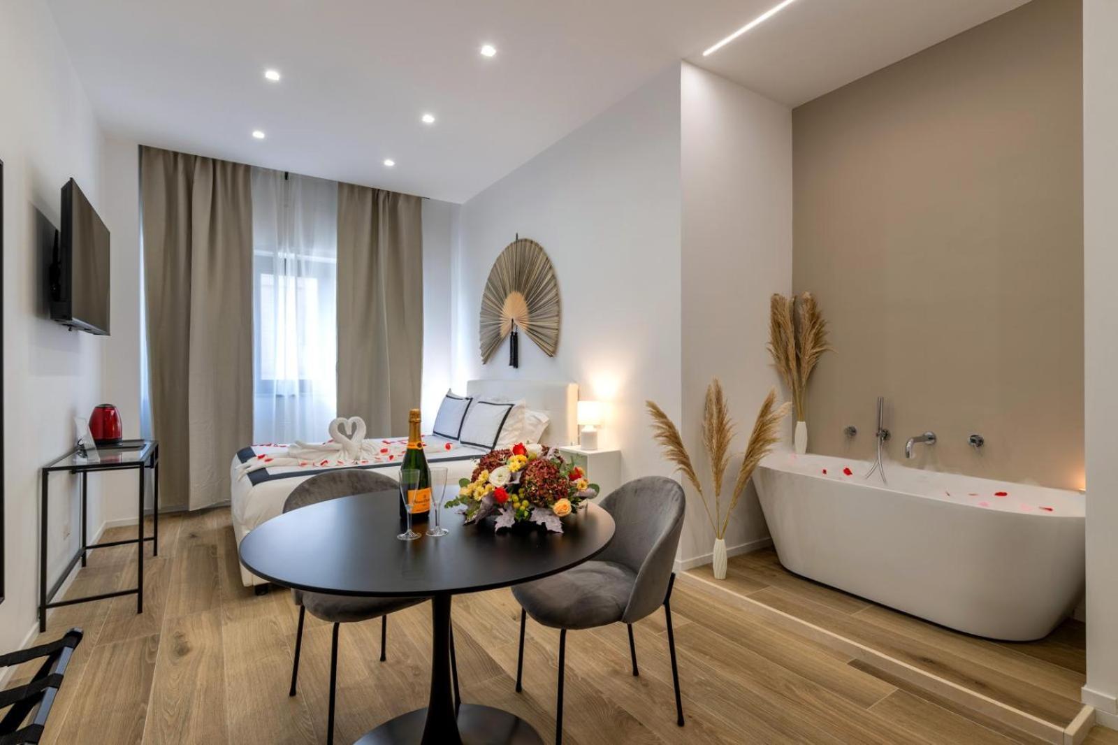 Dimora Fralu Hotel Bari Bagian luar foto
